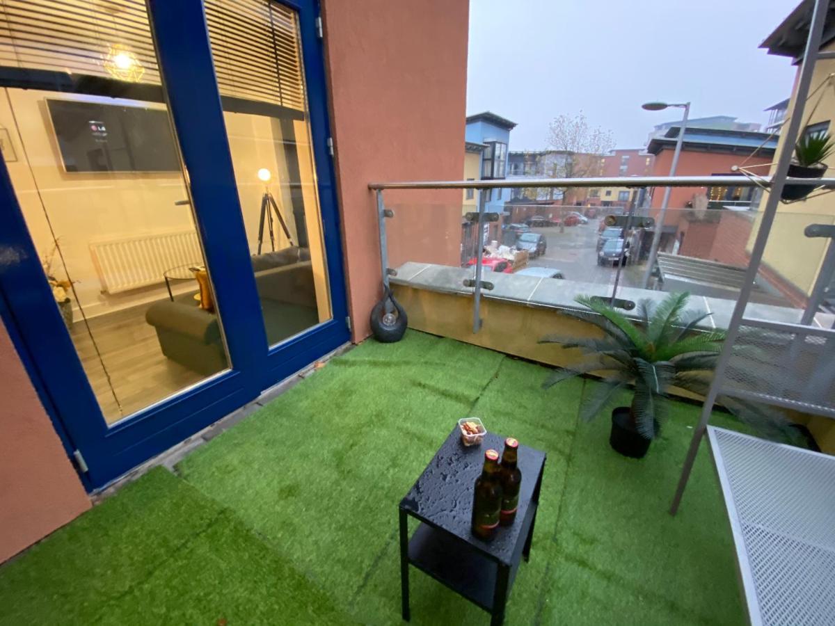 Luxe Place - Netflix & Workspace For 6 Бирмингем Экстерьер фото