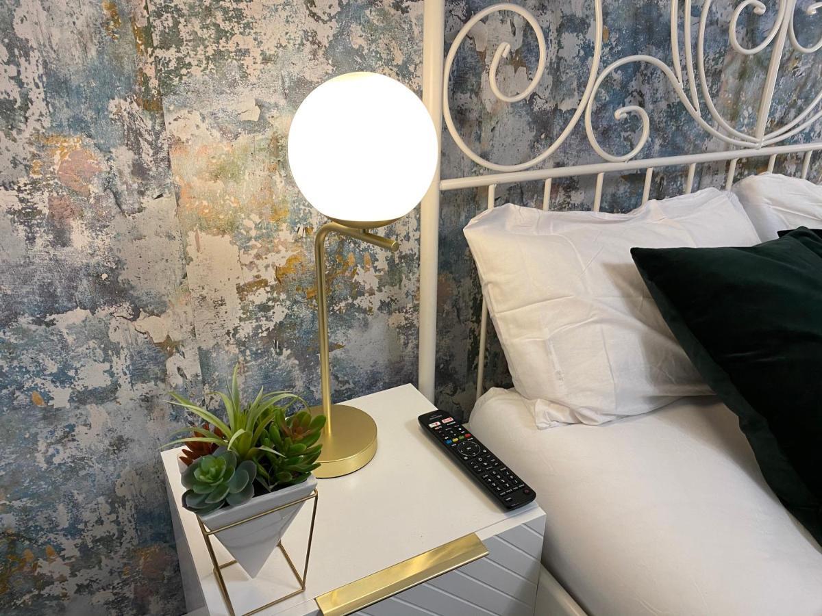 Luxe Place - Netflix & Workspace For 6 Бирмингем Экстерьер фото