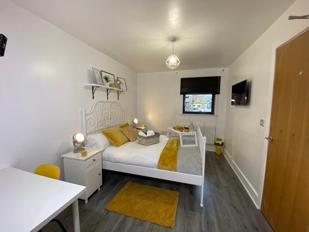 Luxe Place - Netflix & Workspace For 6 Бирмингем Экстерьер фото